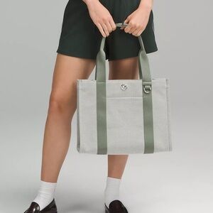 Lululemon 10L Two-Tone Canvas Tote Eucalyptus Green